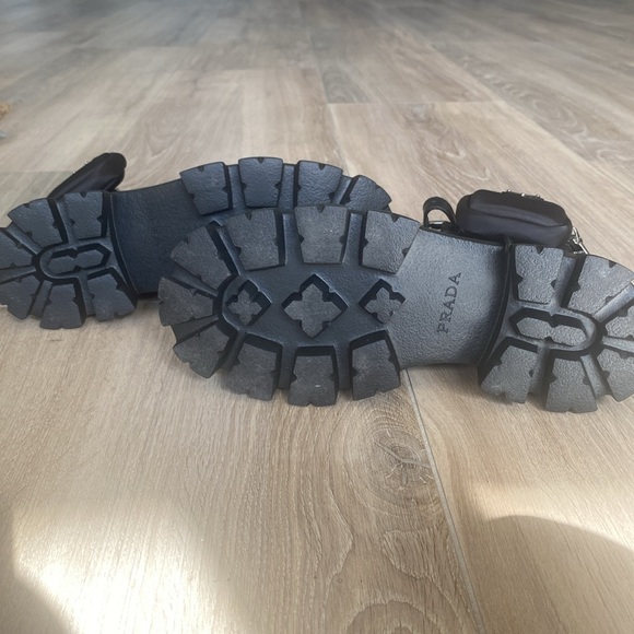 NWB: Men’s Prada smooth leather and recycled nylon combat boots. Sz 40 - Picture 5 of 14